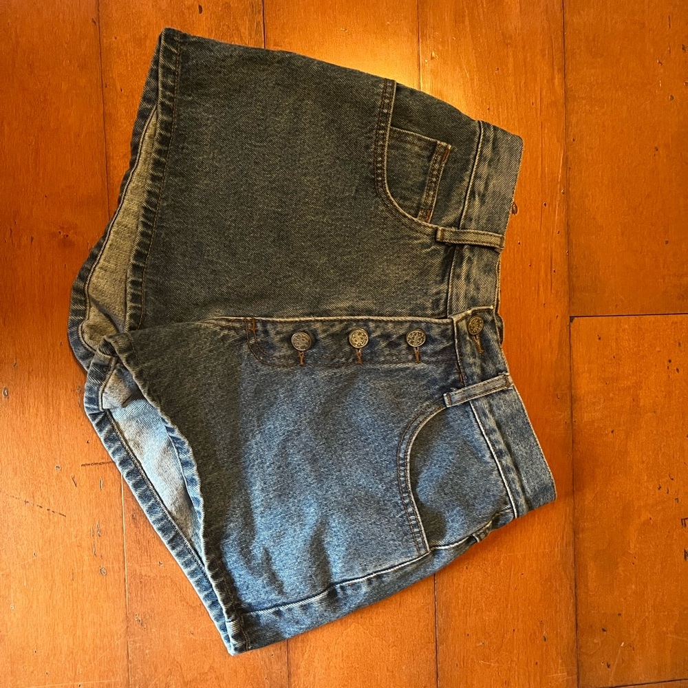 size medium they probably are a size 3-5